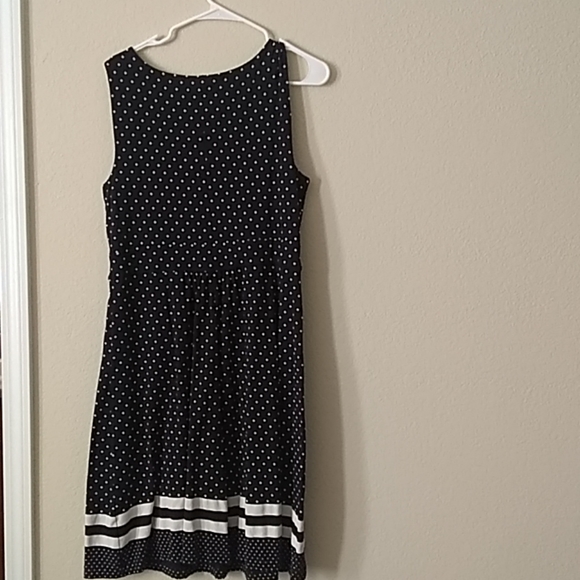 Lands end no sleeve dress. - Picture 3 of 4